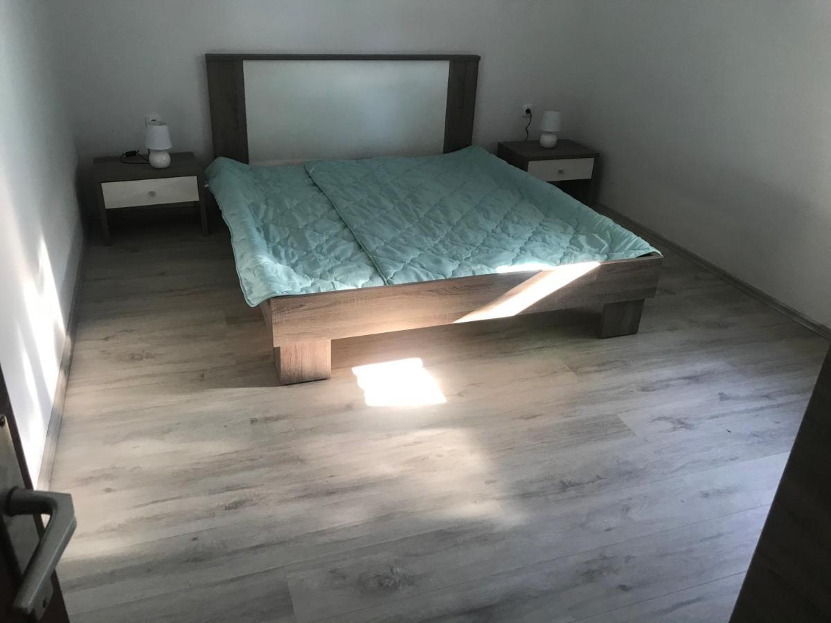 Apartments Lena Baška Eksteriør billede
