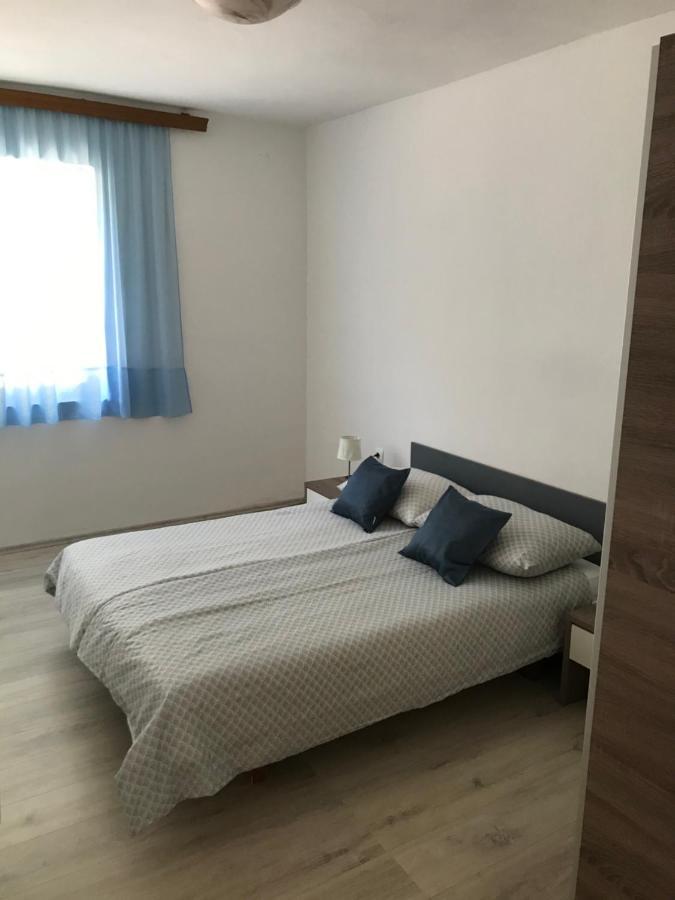 Apartments Lena Baška Eksteriør billede