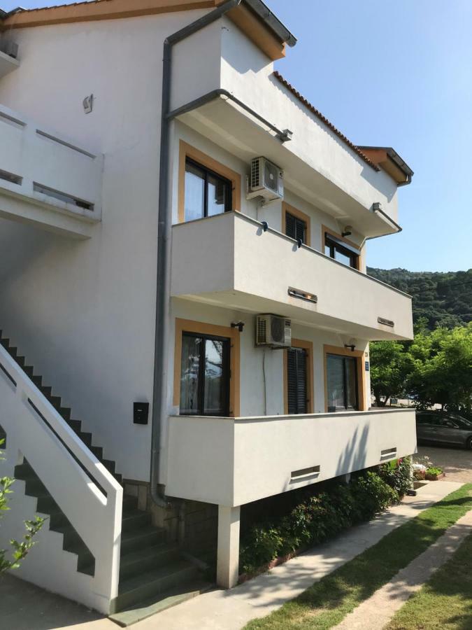 Apartments Lena Baška Eksteriør billede